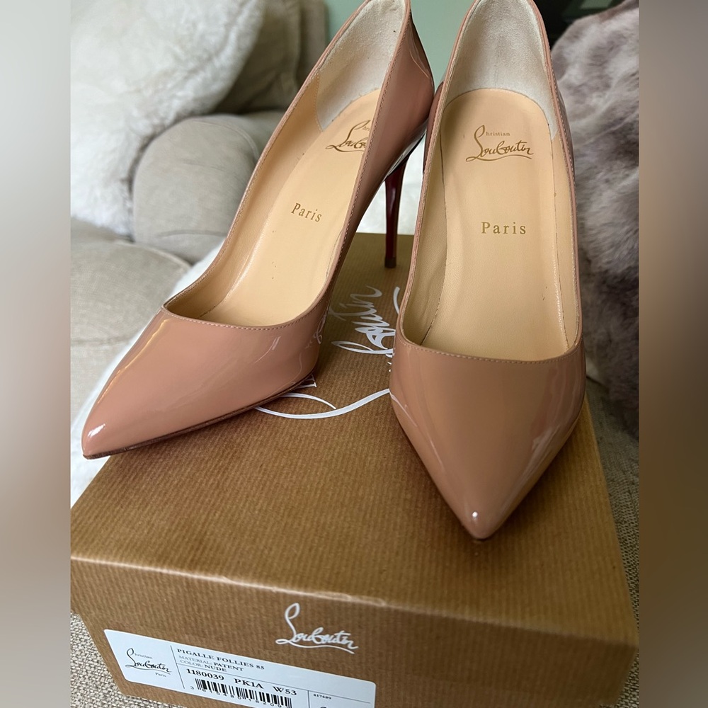 Christian Louboutin  pumps 😍 worn once excellent condition.